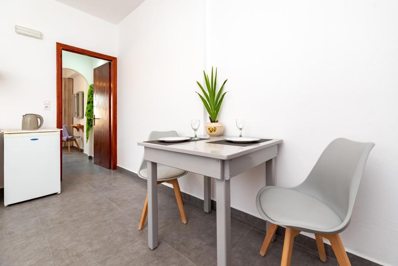 Marina'S Studios Perivolos  Dış mekan fotoğraf